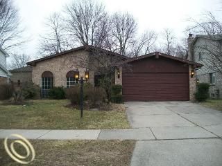 Foreclosed Home - 920 TYNDALL DR, 48187