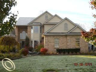 Foreclosed Home - 47609 RIVER WOODS DR, 48188