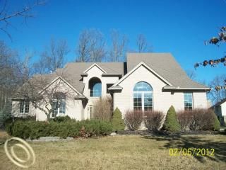 Foreclosed Home - 2433 RIVER WOODS DR N, 48188
