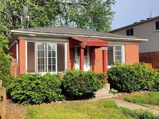 Foreclosed Home - 1724 8TH ST, 48192