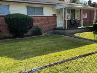Foreclosed Home - 2040 CHEVROLET ST, 48198