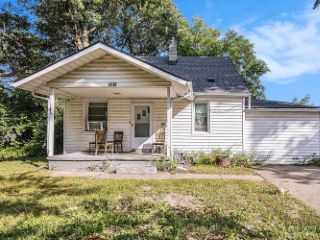 Foreclosed Home - 1695 RUSSELL ST, 48198