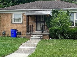 Foreclosed Home - 11700 KENMOOR ST, 48205