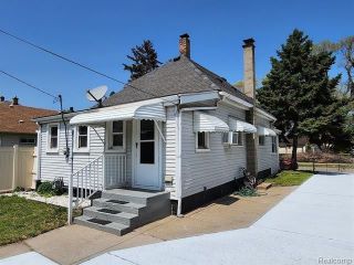 Foreclosed Home - 136 E HENRY ST, 48218