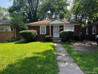 Foreclosed Home - 19506 LAHSER RD, 48219