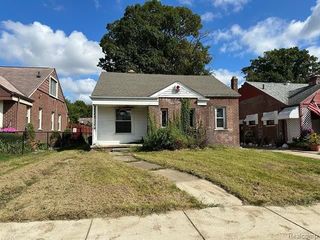 Foreclosed Home - 18744 GLASTONBURY RD, 48219