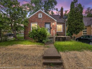 Foreclosed Home - 18903 CURTIS ST, 48219