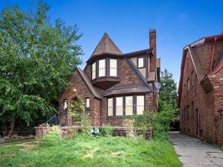 Foreclosed Home - 17180 KENTUCKY ST, 48221