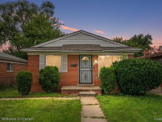 Foreclosed Home - 19937 KENTUCKY ST, 48221