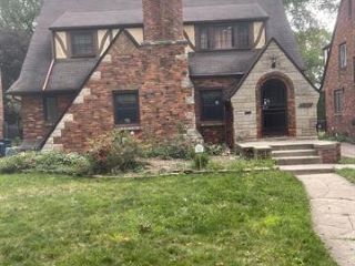 Foreclosed Home - 18950 OAK DR, 48221
