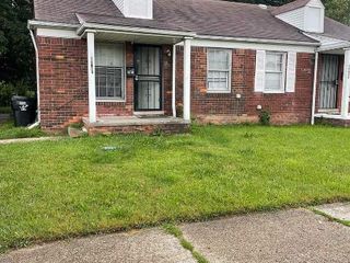 Foreclosed Home - 19710 MOROSS RD, 48224