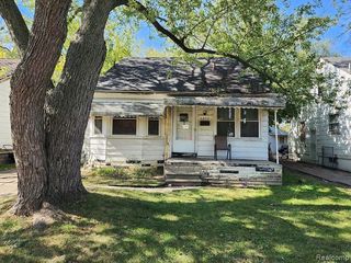 Foreclosed Home - 8475 PIERSON ST, 48228