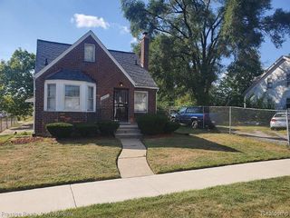 Foreclosed Home - 19303 ROGGE ST, 48234