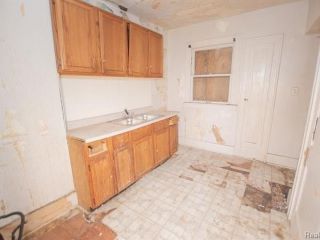 Foreclosed Home - 20009 PACKARD ST # 2001, 48234