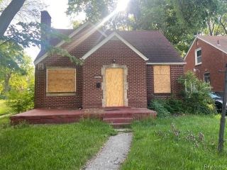 Foreclosed Home - 18201 LESURE ST, 48235