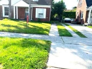Foreclosed Home - 20017 MEYERS RD, 48235
