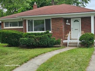 Foreclosed Home - 23000 MARLOW ST, 48237