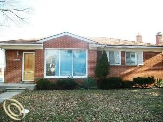 Foreclosed Home - 9098 RIVERVIEW, 48239