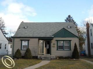 Foreclosed Home - 18706 OLYMPIA, 48240