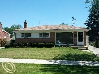 Foreclosed Home - 18632 MACARTHUR, 48240