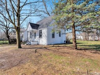 Foreclosed Home - 18719 DALBY, 48240