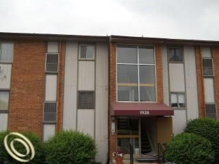 Foreclosed Home - BLOOMFIELD ON THE LAKE, 48302