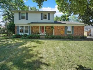 Foreclosed Home - 468 HENLEY DR, 48304