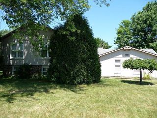 Foreclosed Home - 804 DICKSON LN, 48307