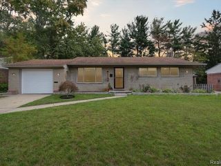 Foreclosed Home - 632 MILLER AVE, 48307