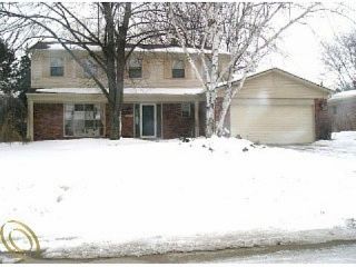 Foreclosed Home - 607 ROLLING GREEN CIR N, 48309