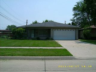 Foreclosed Home - 3196 HEDGE DR, 48310