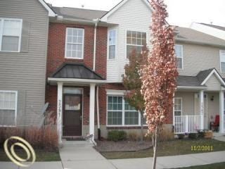 Foreclosed Home - 2581 MYSTIC FOREST DR # 15, 48310