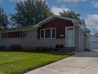 Foreclosed Home - 2480 PARLIAMENT DR, 48310