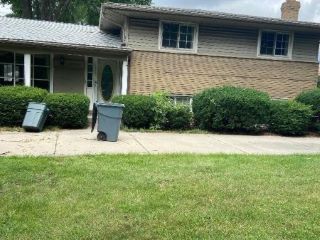 Foreclosed Home - 37011 MAAS DR, 48312