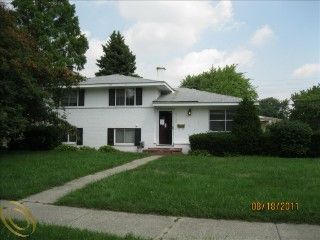 Foreclosed Home - 39408 PARKLAWN DR, 48313