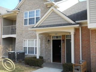 Foreclosed Home - 49095 W WOODS DR # 1, 48317