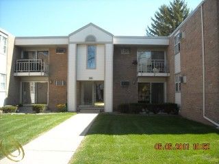 Foreclosed Home - 1661 CASS LAKE RD UNIT B, 48320
