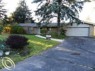 Foreclosed Home - 5164 COLDSPRING CT, 48322