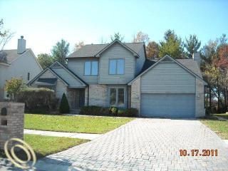 Foreclosed Home - 1492 STAUCH DR, 48324