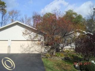 Foreclosed Home - 5750 POINT OF THE WOODS DR, 48324
