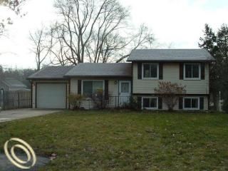 Foreclosed Home - 755 AMBERWOOD ST, 48326