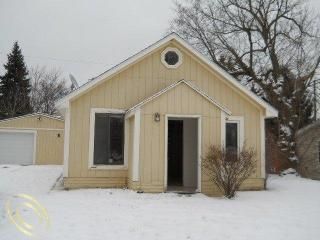 Foreclosed Home - 3090 HILL RD, 48326