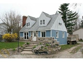Foreclosed Home - 1064 TECUMSEH AVE, 48327