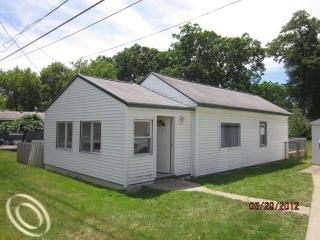 Foreclosed Home - 2263 HARTFORD AVE, 48327