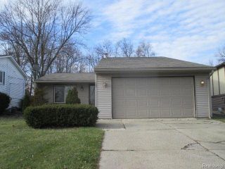 Foreclosed Home - 700 Woodingham Ave, 48328