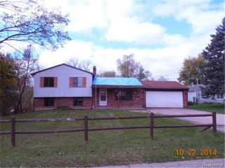 Foreclosed Home - 135 N WINDING DR, 48328