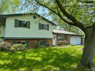 Foreclosed Home - 516 SHARON ST, 48328