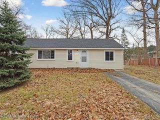 Foreclosed Home - 4163 WENONAH LN, 48328