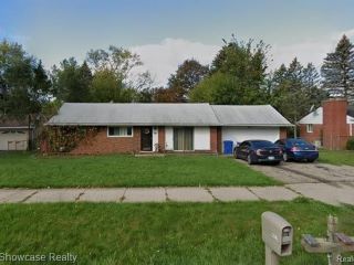 Foreclosed Home - 651 N CASS LAKE RD, 48328