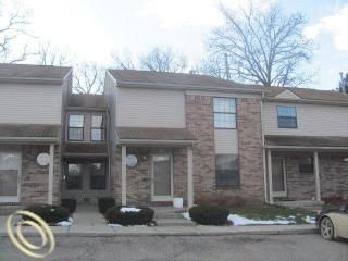 Foreclosed Home - 4947 OAK HILL DR # 17, 48329